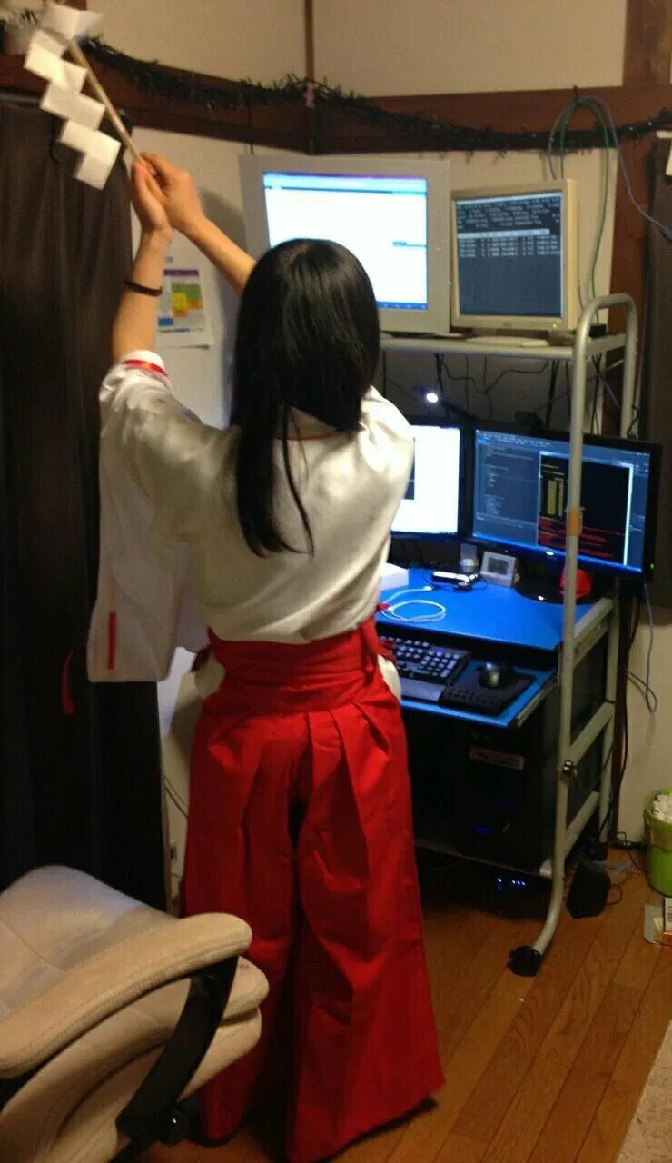 ์ปดํจํฐ ์์์ ๊ธฐ๋๋ฅผ ์ฌ๋ฆฌ๋ ์ผ๋ณธ ๋ฌด๋
.